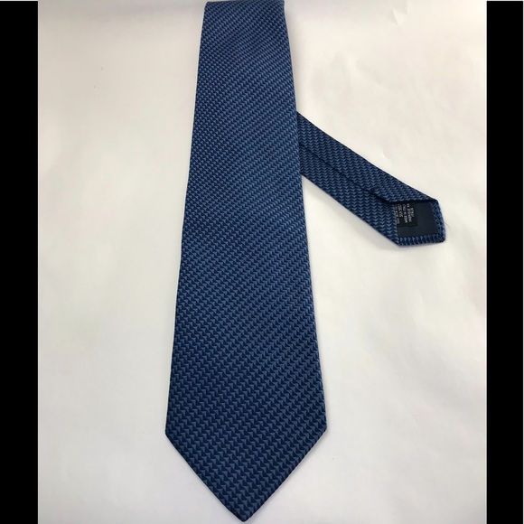 100% silk ARMANI COLLEZIONI luxury designer tie.  NWOT! - Picture 2 of 5